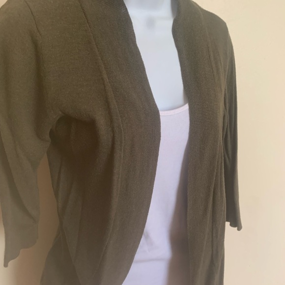 Sweaters. - Picture 11 of 16